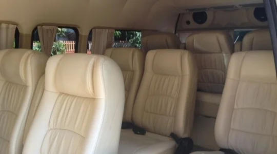 車内
